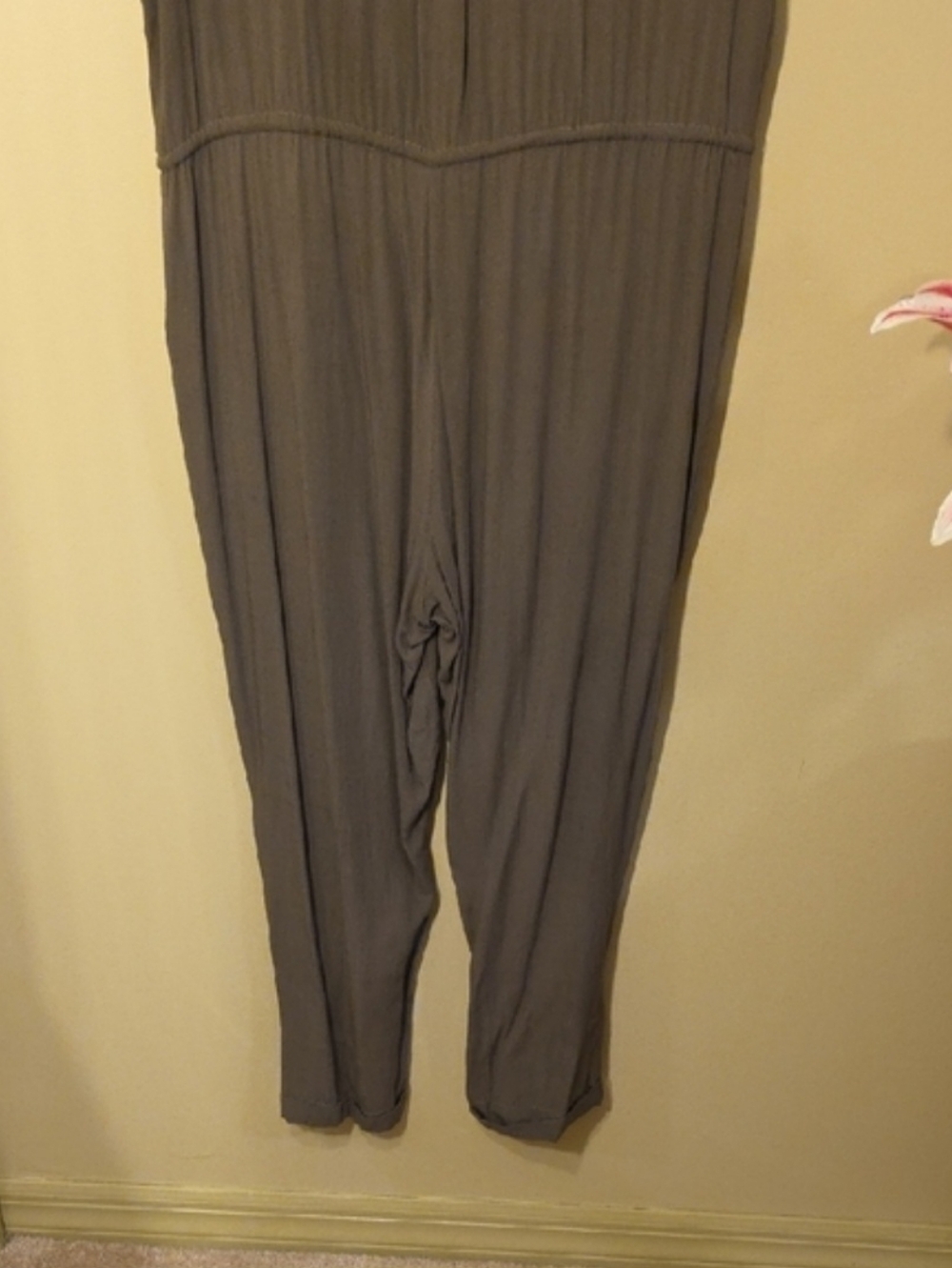 Olive Green Utility Safari Jumpsuit w/Front Pockets, Cinched Drawstring, Chic - Picture 14 of 16